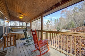 Apartment (0 Bedroom) | Front of property - Cabin w/ Hot Tub - Near Nantahala Outdoor Center! (Bryson City)