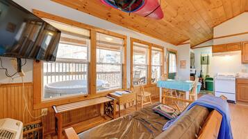 Apartment (0 Bedroom) | Interior