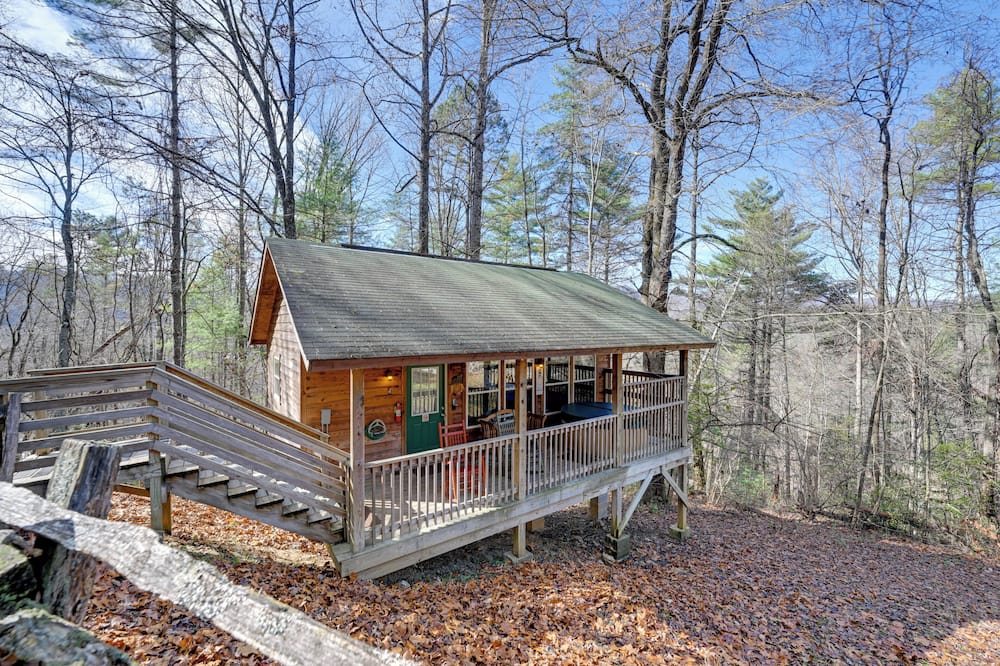Cabin w/ Hot Tub - Near Nantahala Outdoor Center! - Wesser, NC