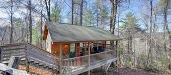 Cabin w/ Hot Tub - Near Nantahala Outdoor Center!