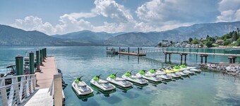 Lake Chelan Condo w/ Resort Pool & Hot Tub!