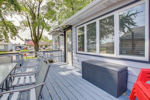 Neenah Home w/ Deck: Near Lake Winnebago
