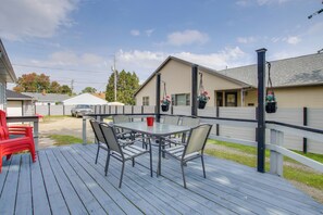 Interior - Neenah Home w/ Deck: Near Lake Winnebago (Neenah)