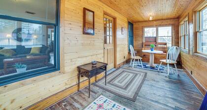 Mackinaw City Getaway - 3 Mi to City Beach!
