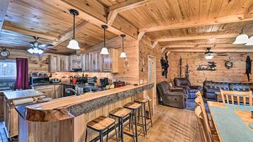 House (2 Bedrooms) | Interior