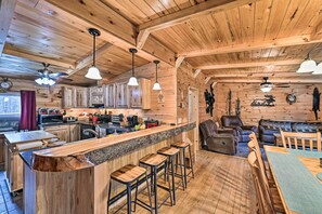 House (2 Bedrooms) | Interior