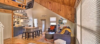 Pet-friendly Studio w/ Loft & Mountain Views!