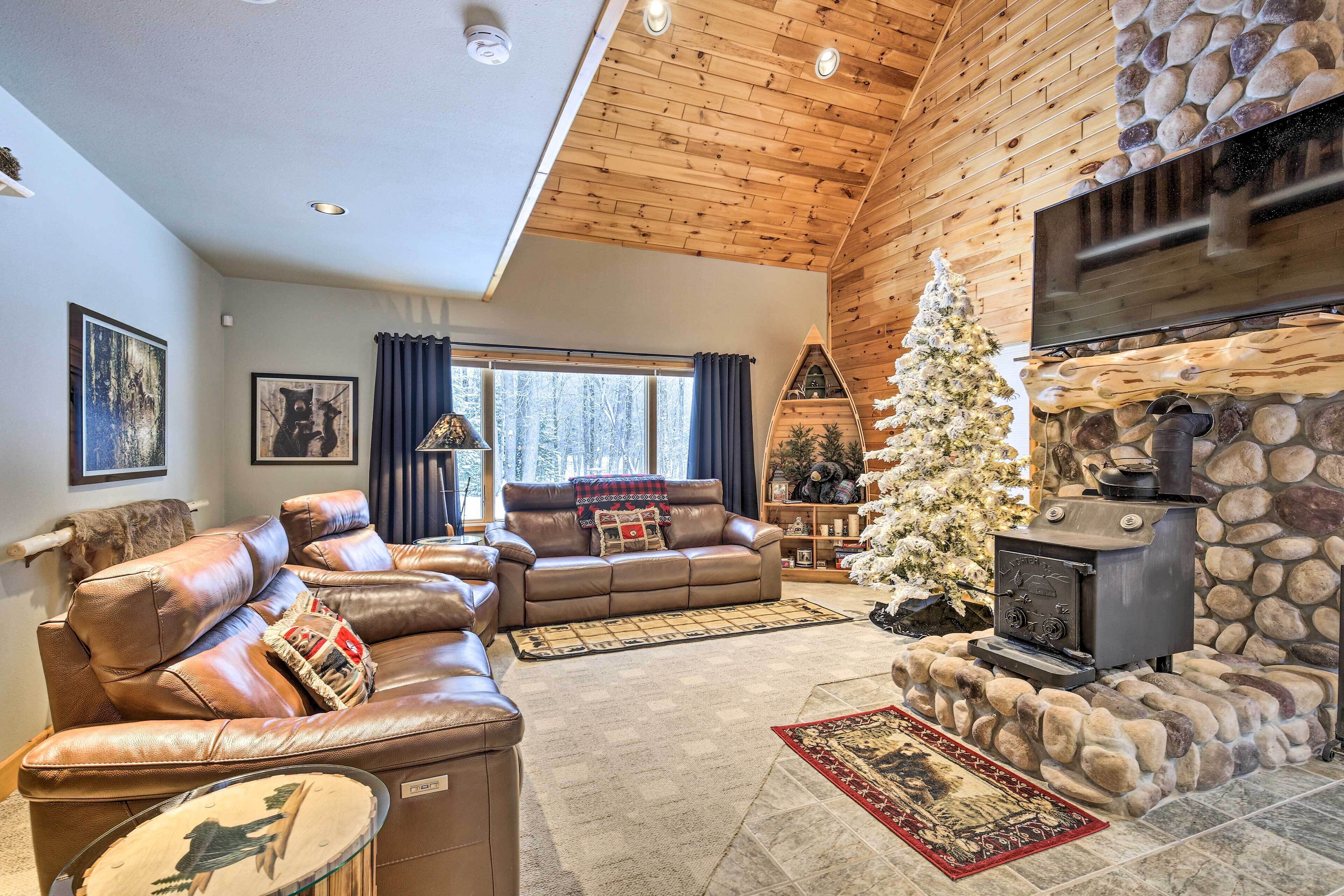 Phelps Cabin on 26 Acres w/ Fire Pit!