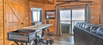 Pateros Home w/ Deck, 7 Mi to Alta Lake Park!