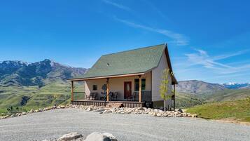 House (3 Bedrooms) | Front of property