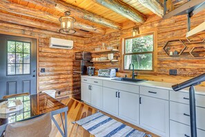 Apartment (0 Bedroom) | Interior