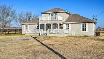 House (6 Bedrooms) | Interior