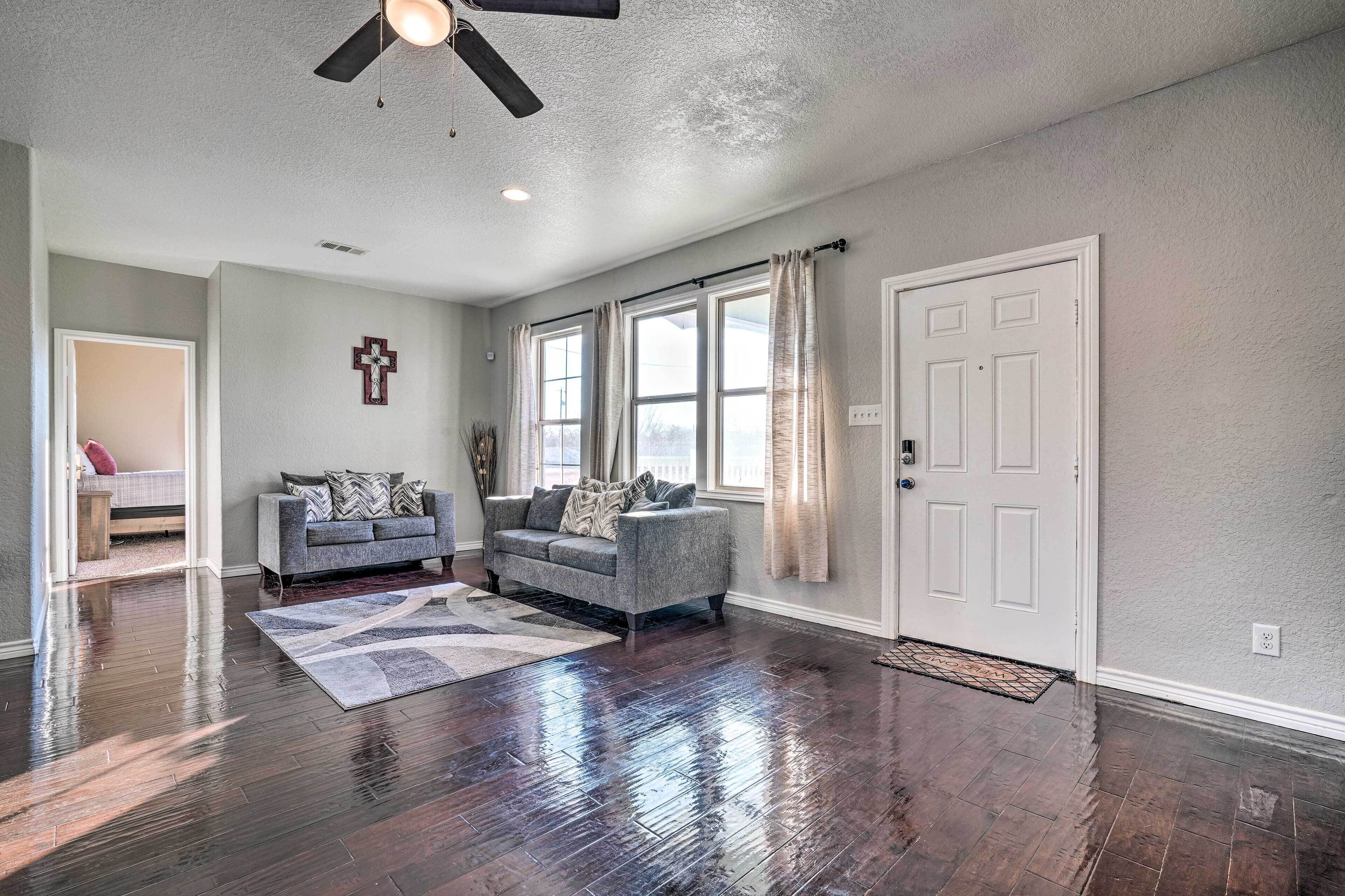 Peaceful Atascosa Home w/ Balcony & Deck!