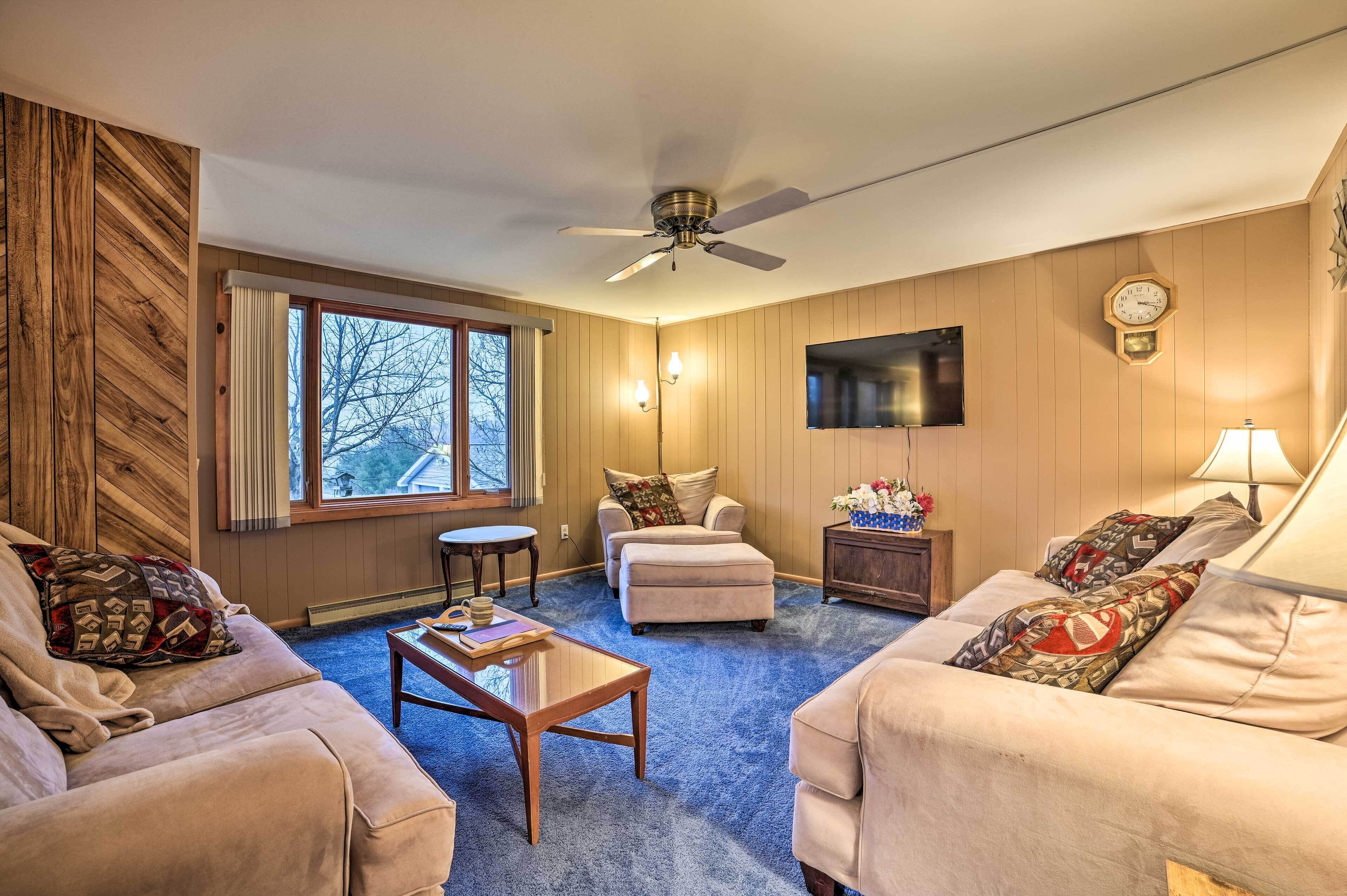 Petoskey Home ~ 5 Mi to Dtwn & Bayfront Park!