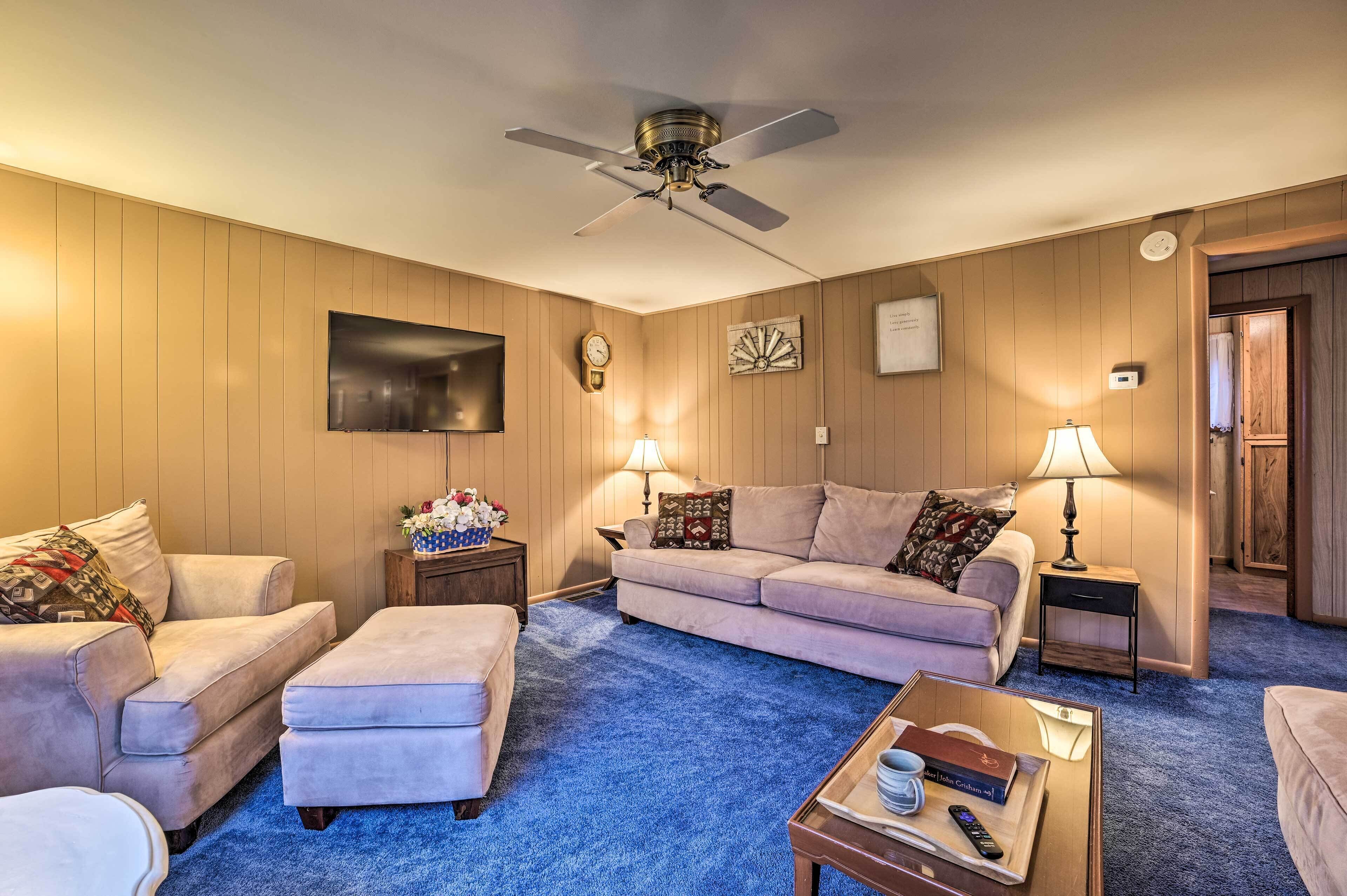 Petoskey Home ~ 5 Mi to Dtwn & Bayfront Park!