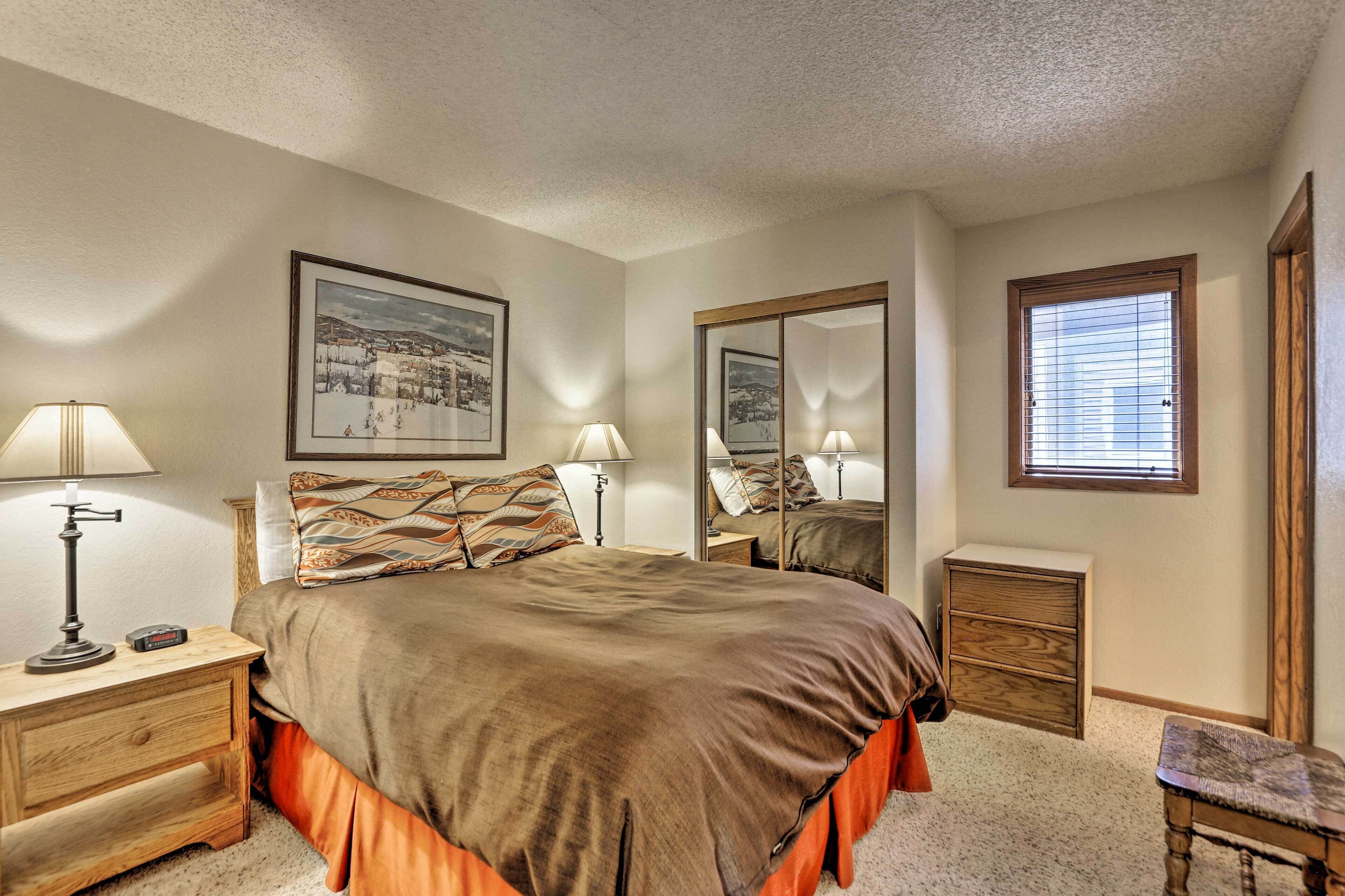 Newly Updated Ski-in/ski-out Condo w/ Hot Tub!