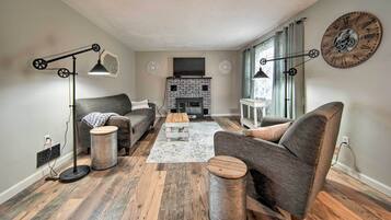 House (2 Bedrooms) | Interior