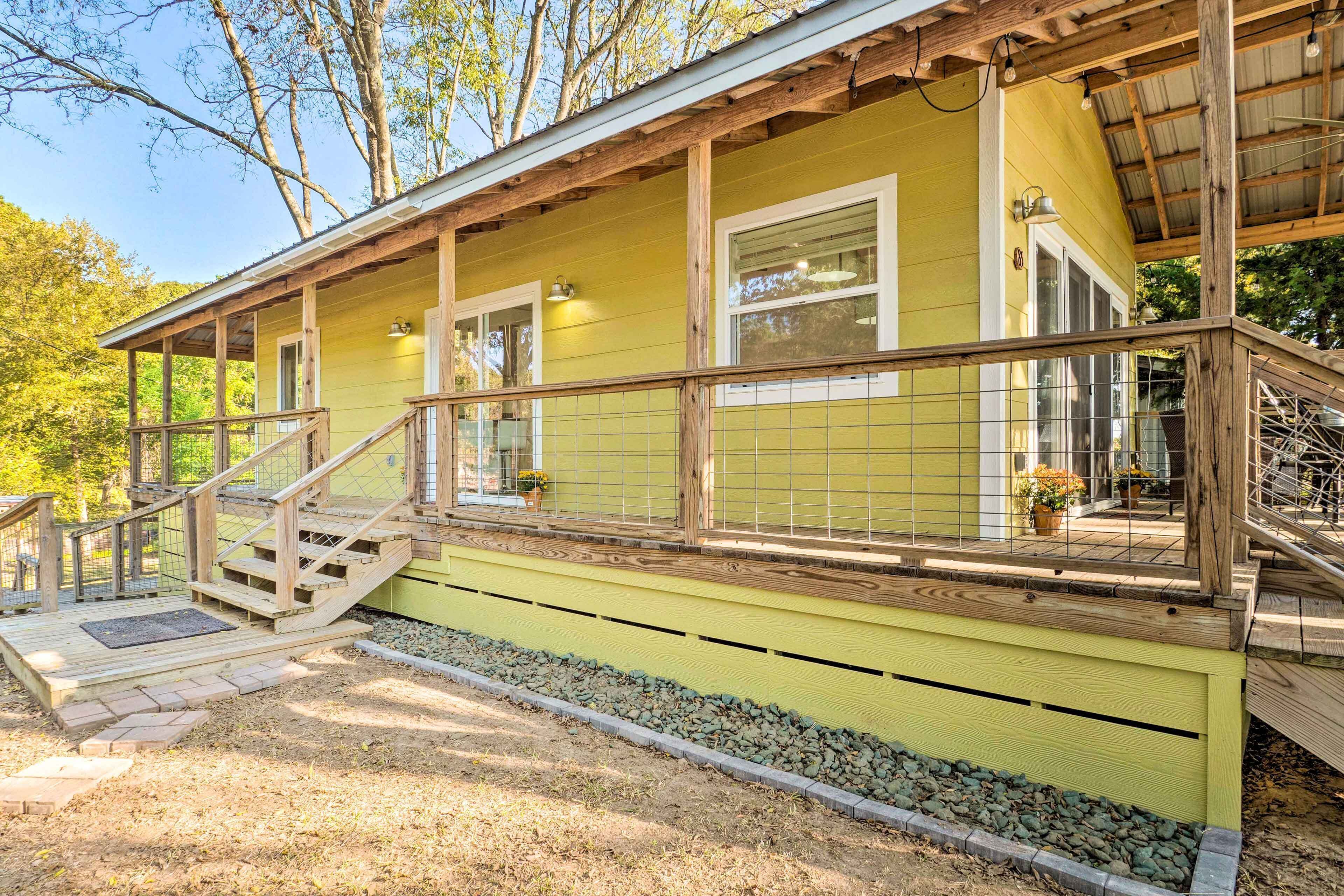 Lovely Toledo Bend Studio w/ Scenic Views!