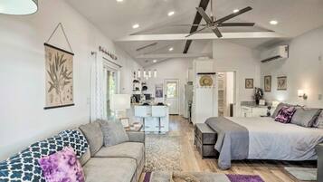 Apartment (0 Bedroom) | Interior