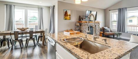 House (2 Bedrooms) | Interior