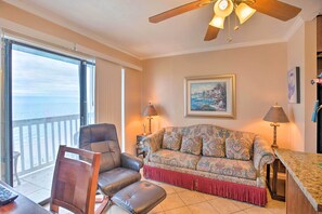Interior - Oceanfront Corpus Christi Condo w/ Pool! (Corpus Christi)