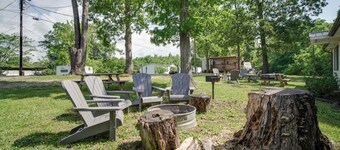 Lakefront Cabin in Dandridge w/ Fire Pit & Grill!