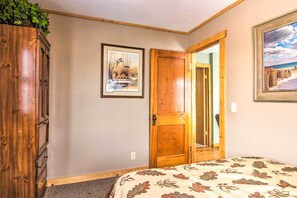 3 quartos, escrivaninha, espaço de trabalho para notebook, berços grátis