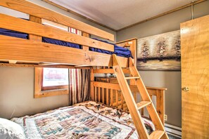 Casa (3 Bedrooms) | 3 quartos, escrivaninha, espaço de trabalho para notebook, berços grátis