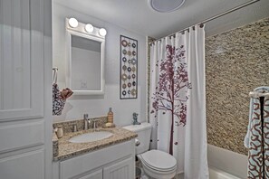 Apartment (1 Bedroom) | Interior - 5 Mi to Dtwn: Austin Gem w/ Pool, Pets Welcome (Austin)