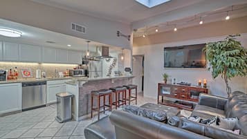 Apartment (1 Bedroom) | Interior