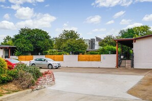 Apartment (1 Bedroom) | Interior - 5 Mi to Dtwn: Austin Gem w/ Pool, Pets Welcome (Austin)
