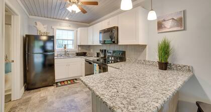 Ocean Isle Beach Studio w/ Patio - 1 Mi to Pier!