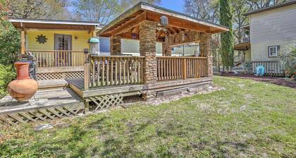Ocean Isle Beach Studio w/ Patio - 1 Mi to Pier!