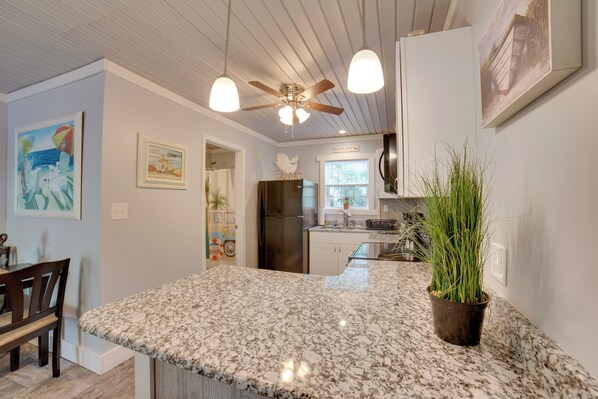 Apartment (0 Bedroom) | Interior - 1 Mi to Pier: Ocean Isle Beach Studio w/ Patio! (Ocean Isle Beach)