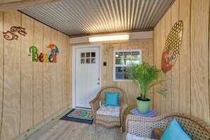 Apartment (0 Bedroom) | Interior - Ocean Isle Beach Studio w/ Patio - 1 Mi to Pier! (Ocean Isle Beach)