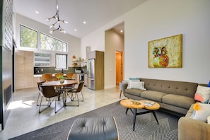 House (2 Bedrooms) | Interior