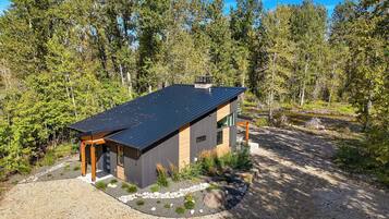 House (2 Bedrooms) | Exterior