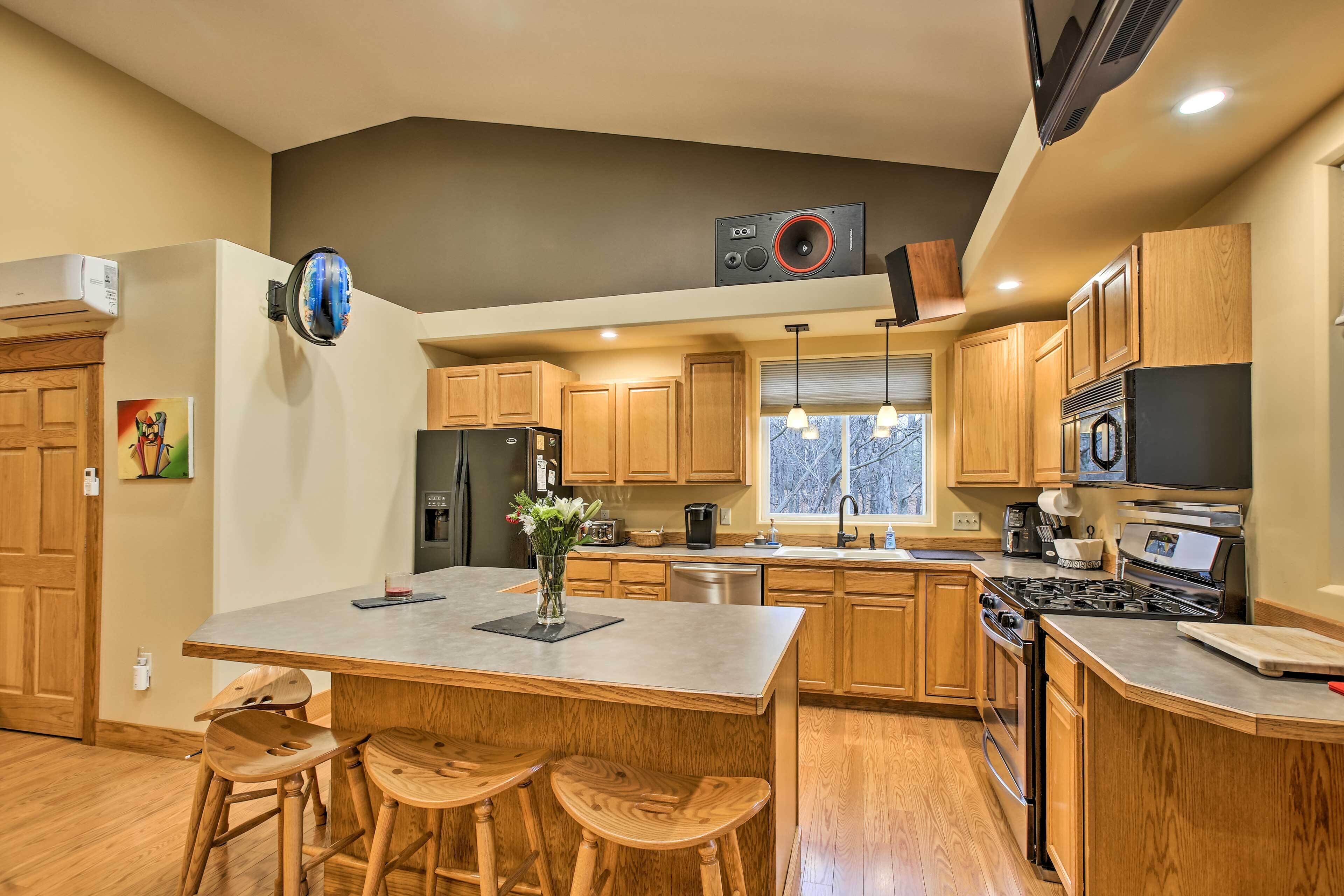 Pet-friendly Home, 2 Mi to Crystal Lake!