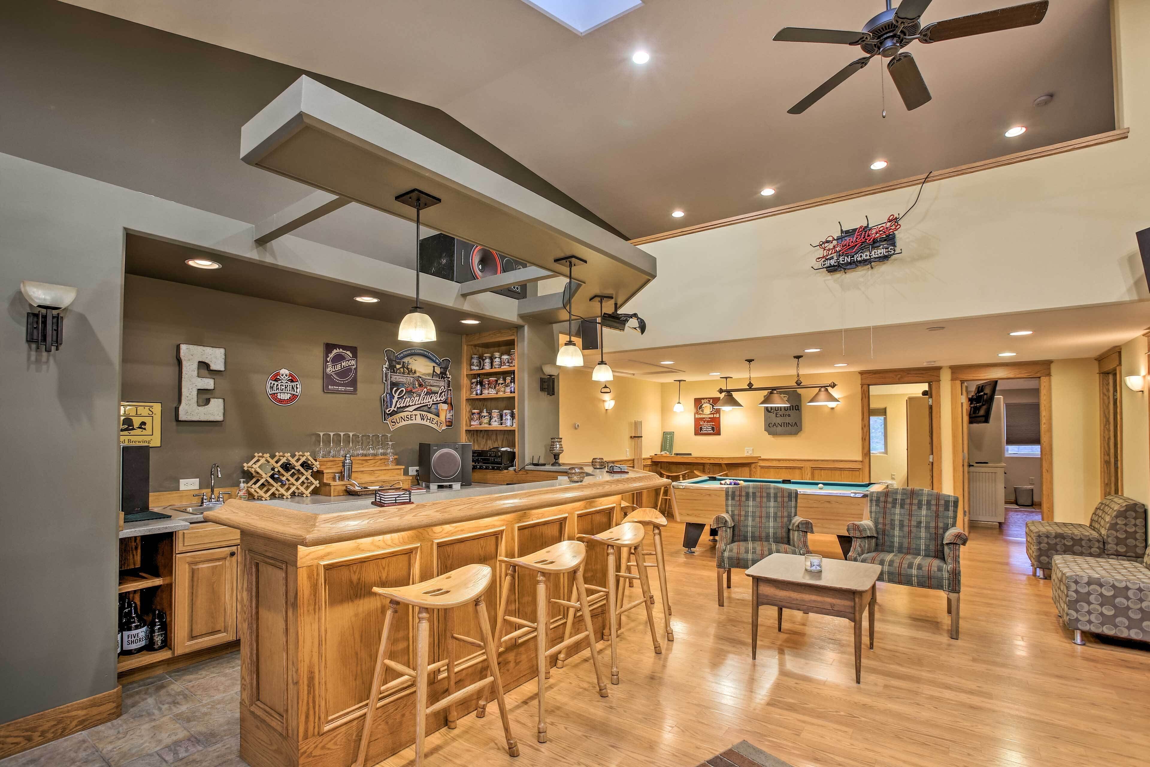 Pet-friendly Home, 2 Mi to Crystal Lake!