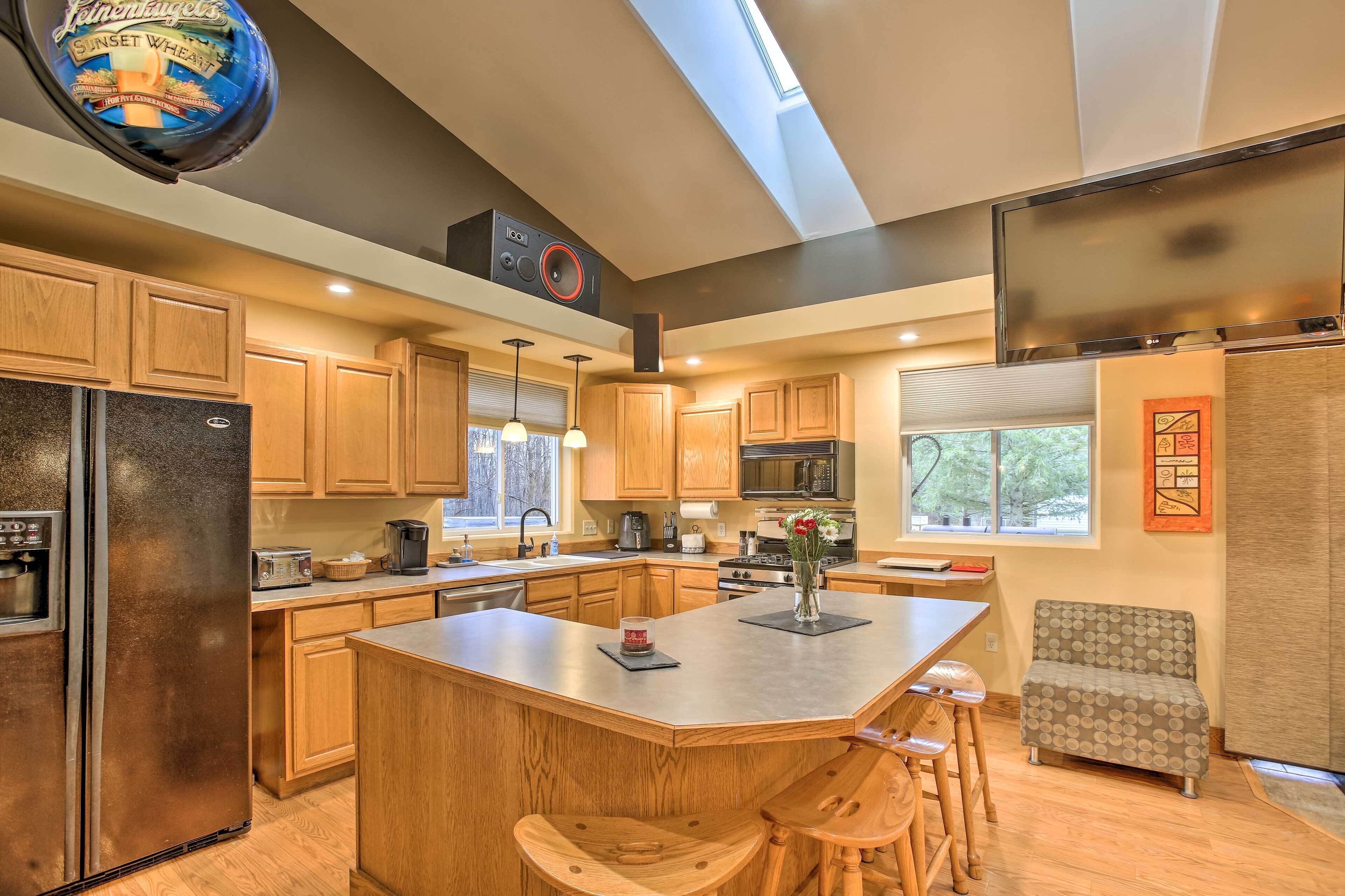 Pet-friendly Home, 2 Mi to Crystal Lake!