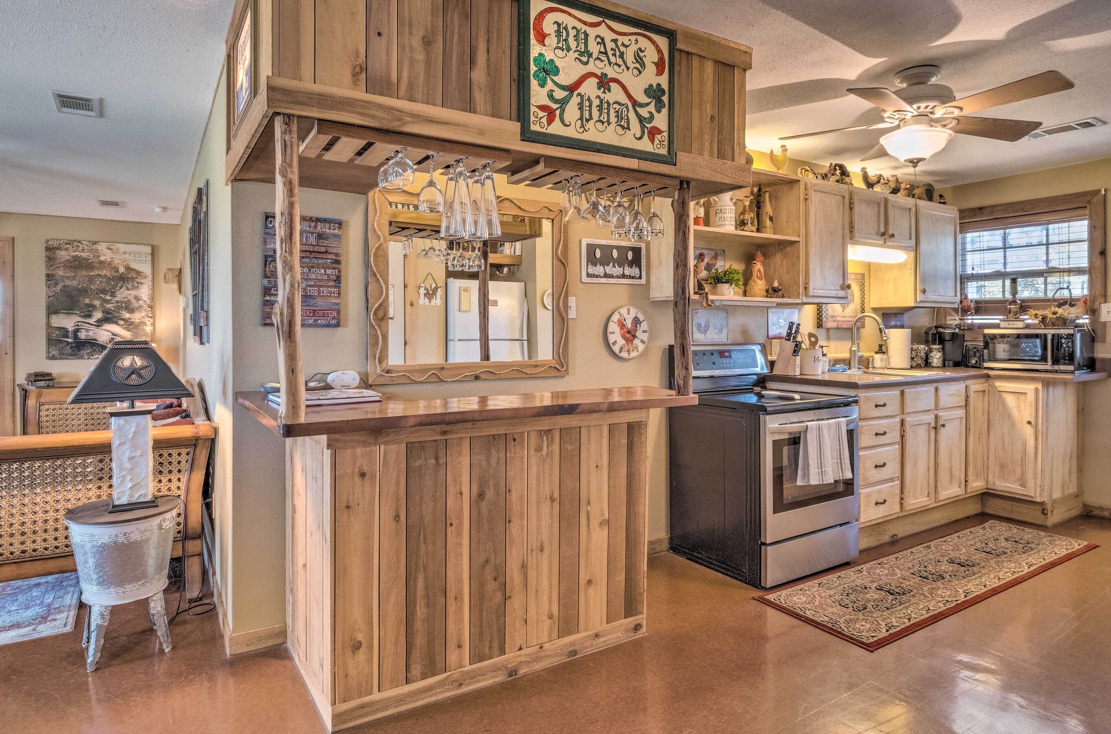 Quaint Texas Home < 2 Mi to Lake Georgetown!