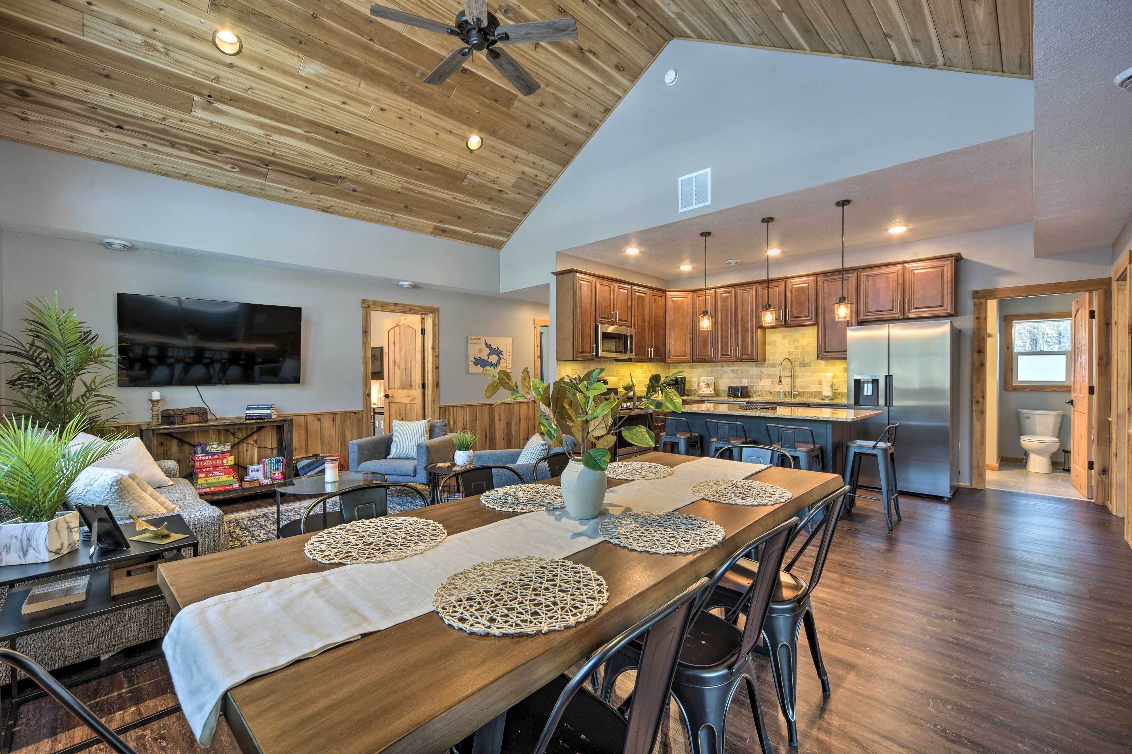 Lake Nelson Home w/ Dock & Fire Pit!