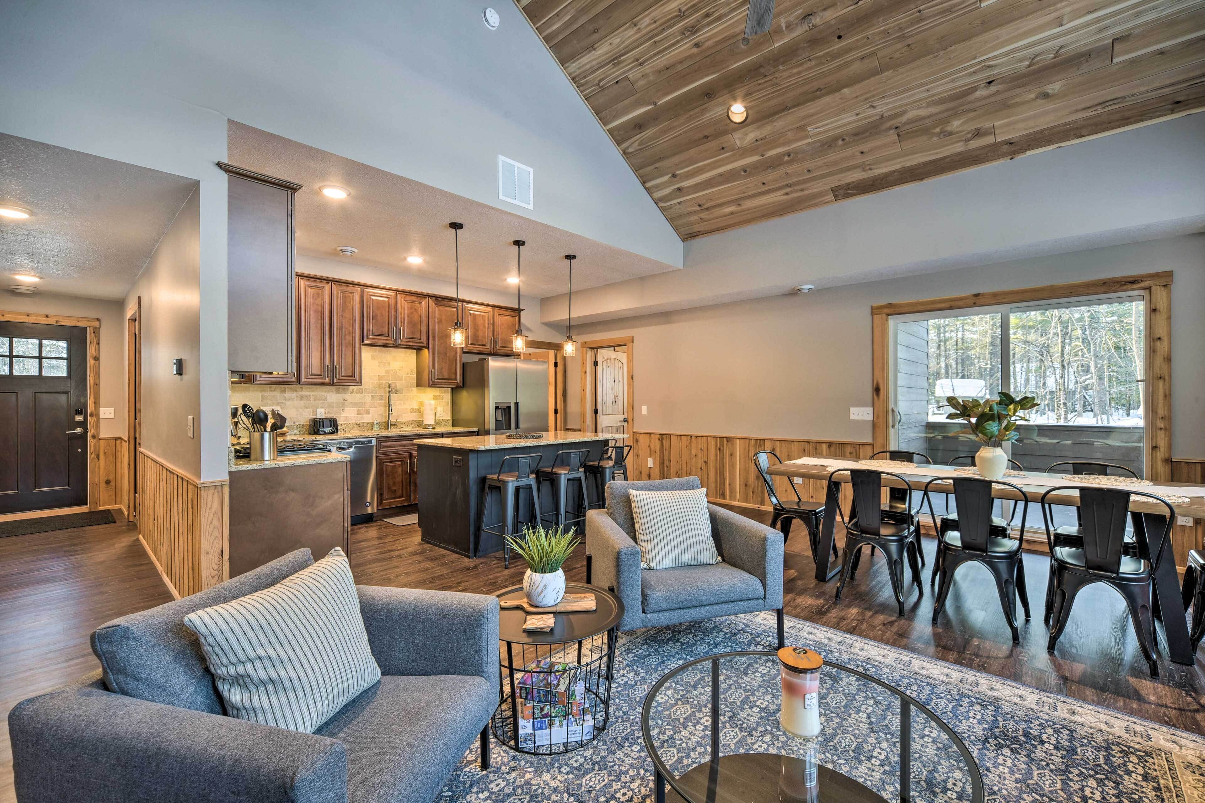 Lake Nelson Home w/ Dock & Fire Pit!