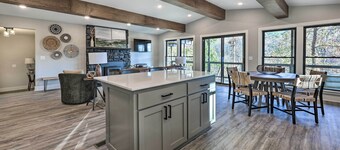 Hike, Bike & Unwind: Bella Vista Family Home!