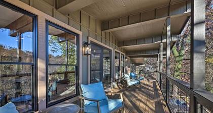 Hike, Bike & Unwind: Bella Vista Family Home!