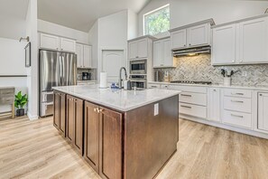 House (3 Bedrooms) | Interior - Private Hot Tub: Luxe Ruidoso Retreat Near Trails! (Ruidoso)