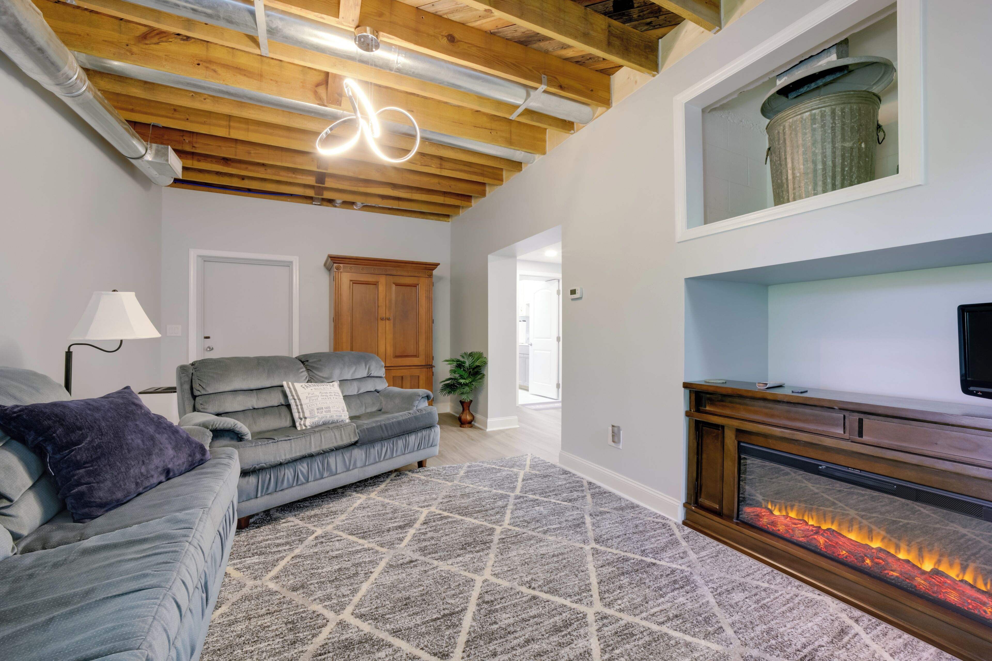 المنشأة من الداخل