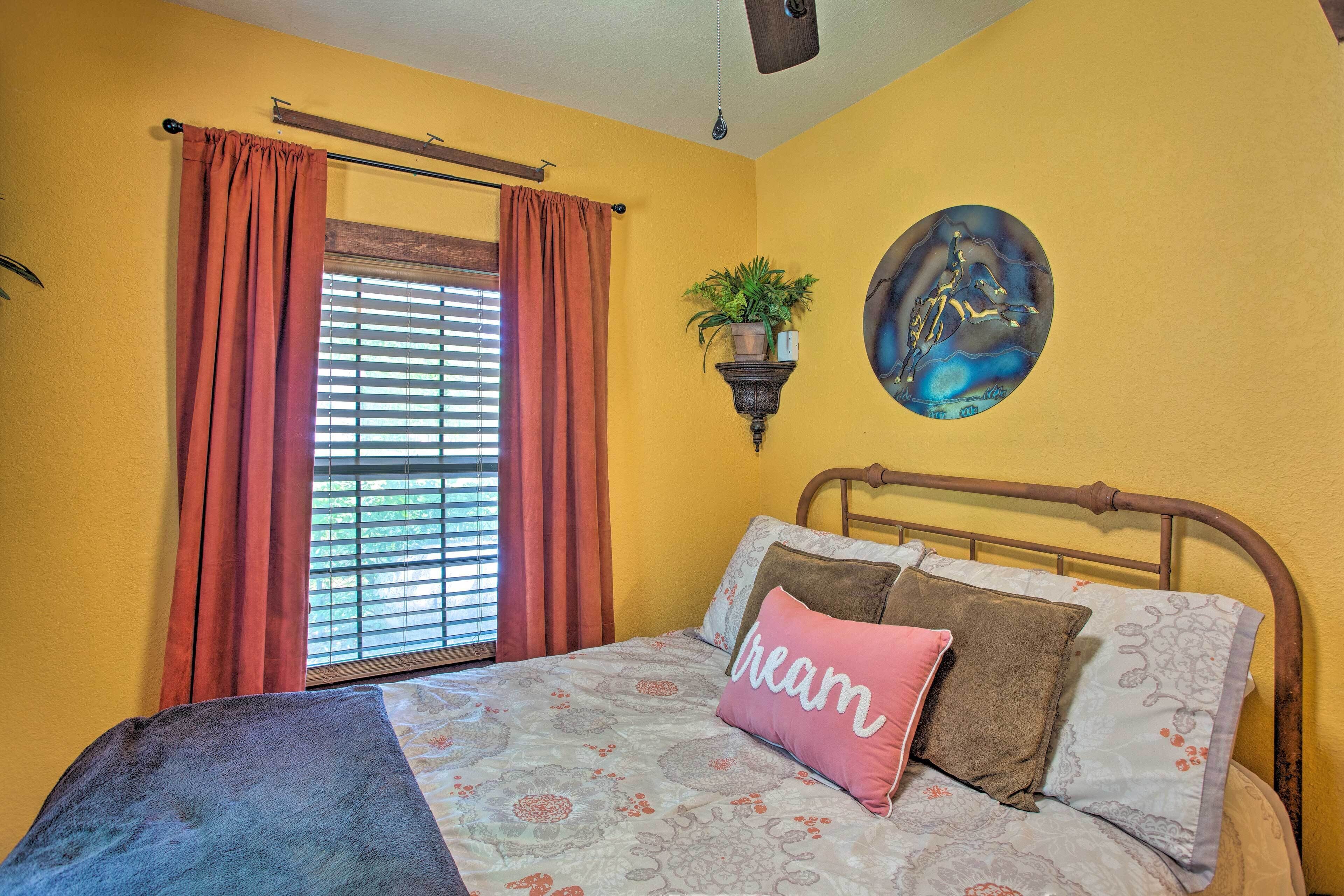 House (2 Bedrooms) | Interior