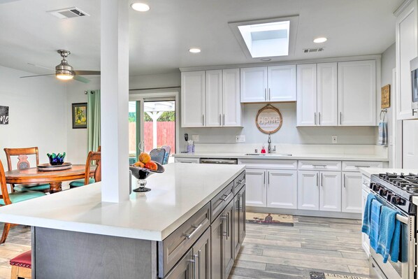 House (2 Bedrooms) | Interior - San Marcos Home w/ Patio & Grill - Walk to Lake! (San Marcos)