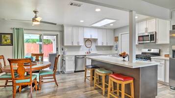 House (2 Bedrooms) | Interior